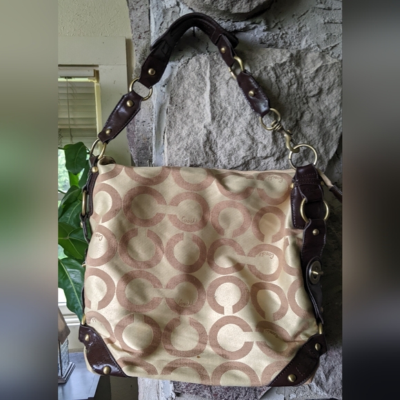 Coach Hobo Bag With Comfort Leather Shoulder Strap. - Picture 1 of 15
